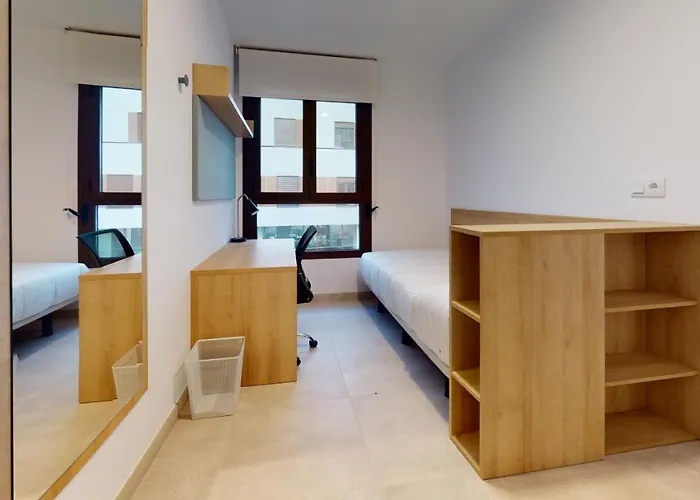 Micampus Avenida Del Puerto - Residencia De Estudiantes Apartman