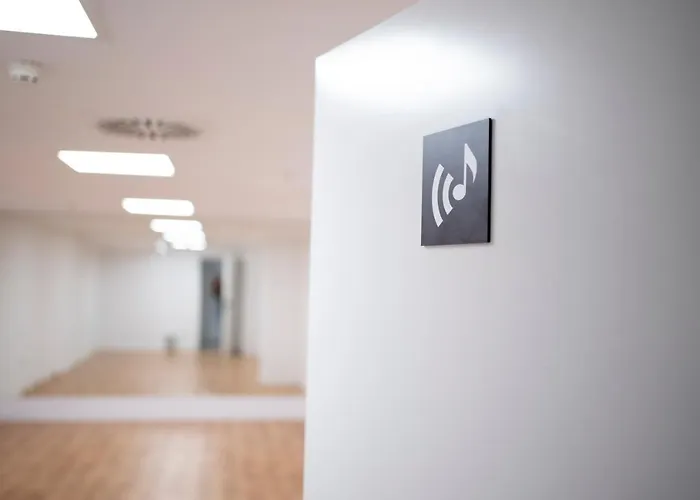 Micampus Avenida Del Puerto - Residencia De Estudiantes * Valencia