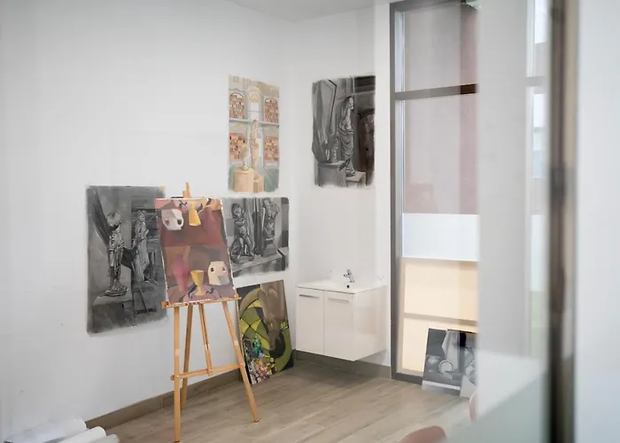 Micampus Avenida Del Puerto - Residencia De Estudiantes * Valencia