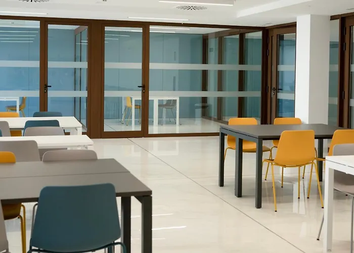 Micampus Avenida Del Puerto - Residencia De Estudiantes Valencia